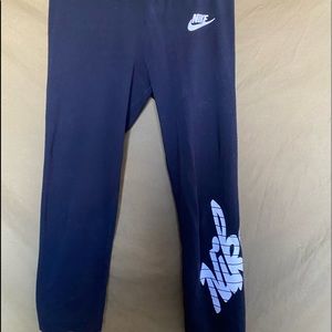 NIKE CAPRI LEGGINGS
